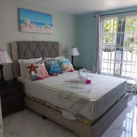 Sea Castles La Vue Apartment Montego Bay Exterior foto