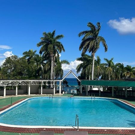 Sea Castles La Vue Apartment Montego Bay Exterior foto